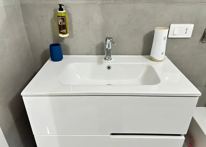 Апартаменты Your Home, Easy Walk To The