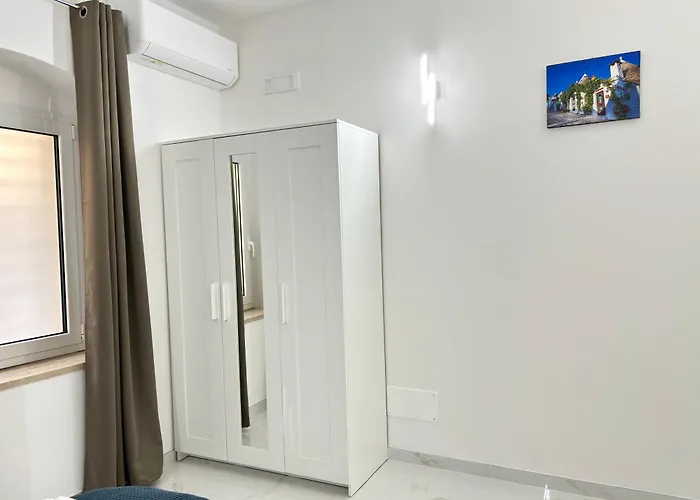 Апартаменты Your Home, Easy Walk To The