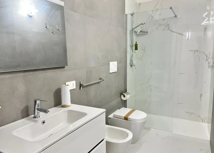 Your Home, Easy Walk To The Апартаменты *