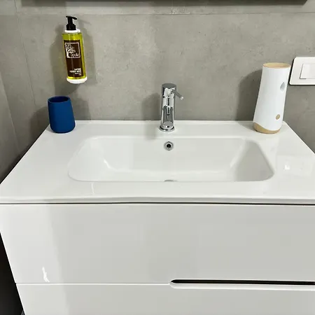 아파트 Your Home, Easy Walk To The